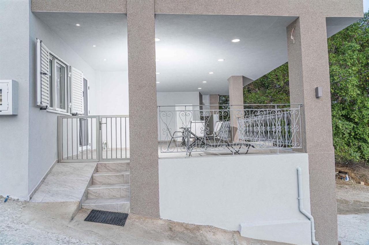 Tzortzi'S Family Apartments Kaloí Liménes Exterior foto